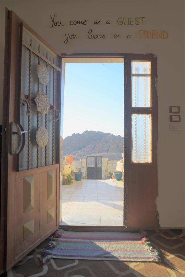 Happy Bedouin House Petra Bed & Breakfast Al Hayy Dış mekan fotoğraf